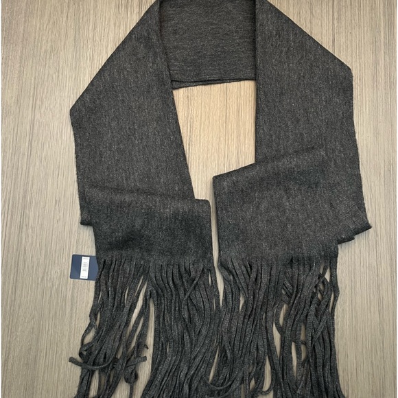 *NWT* Lucky Brand Scarf with fringe - Picture 3 of 10